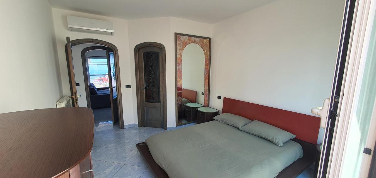 Attico Con Vista Su Genova Apartment Exterior photo